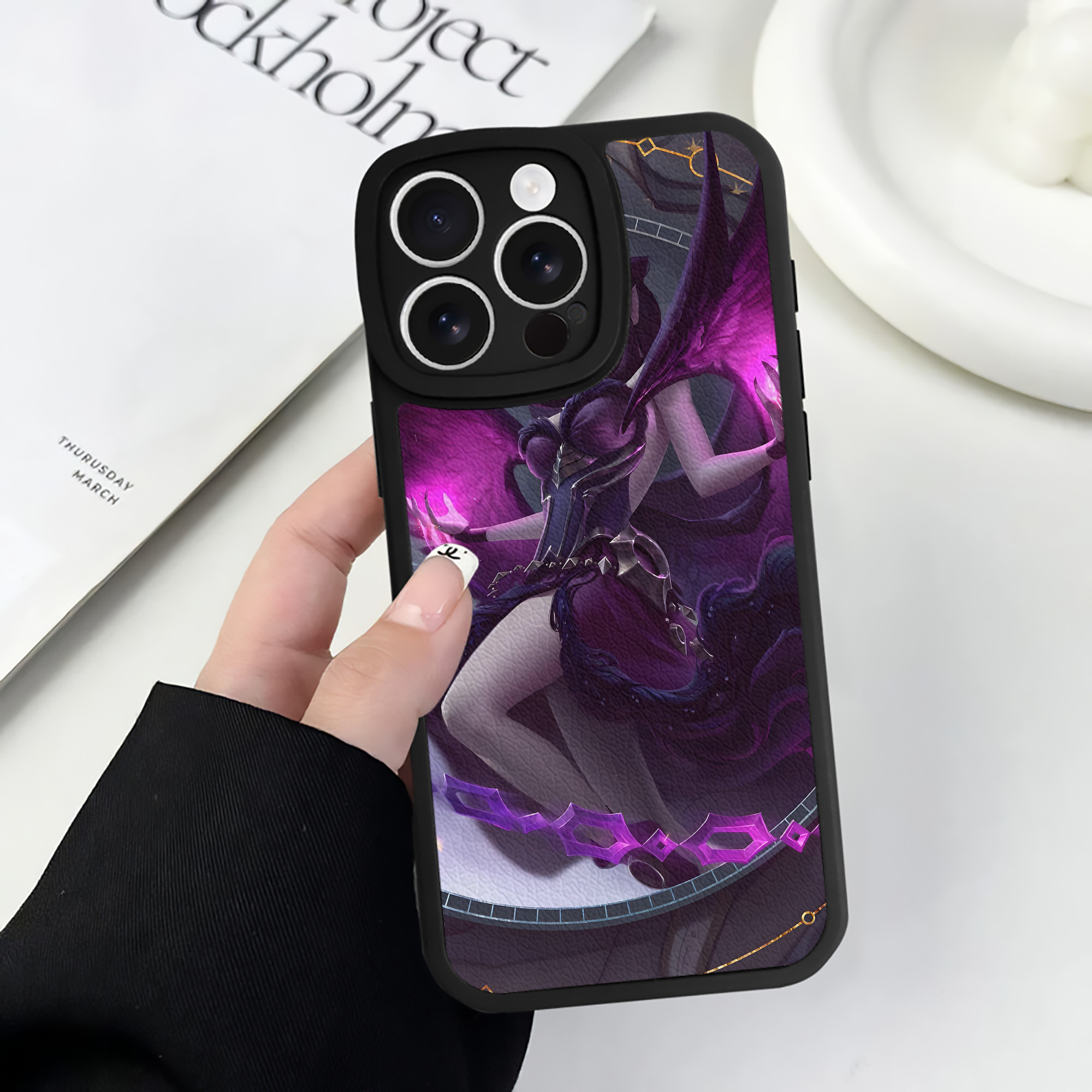 リーグ・オブ・レジェンド League of Legends LOL 【iPhone 16シリーズ対応】シリコンスマホケース（レザー調） 材質：シリコン